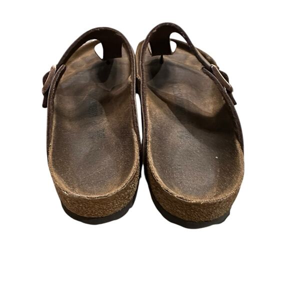 Birkenstock Gizeh Brown Sandals in a Women’s Size 41 (10/10.5) - Picture 5 of 7